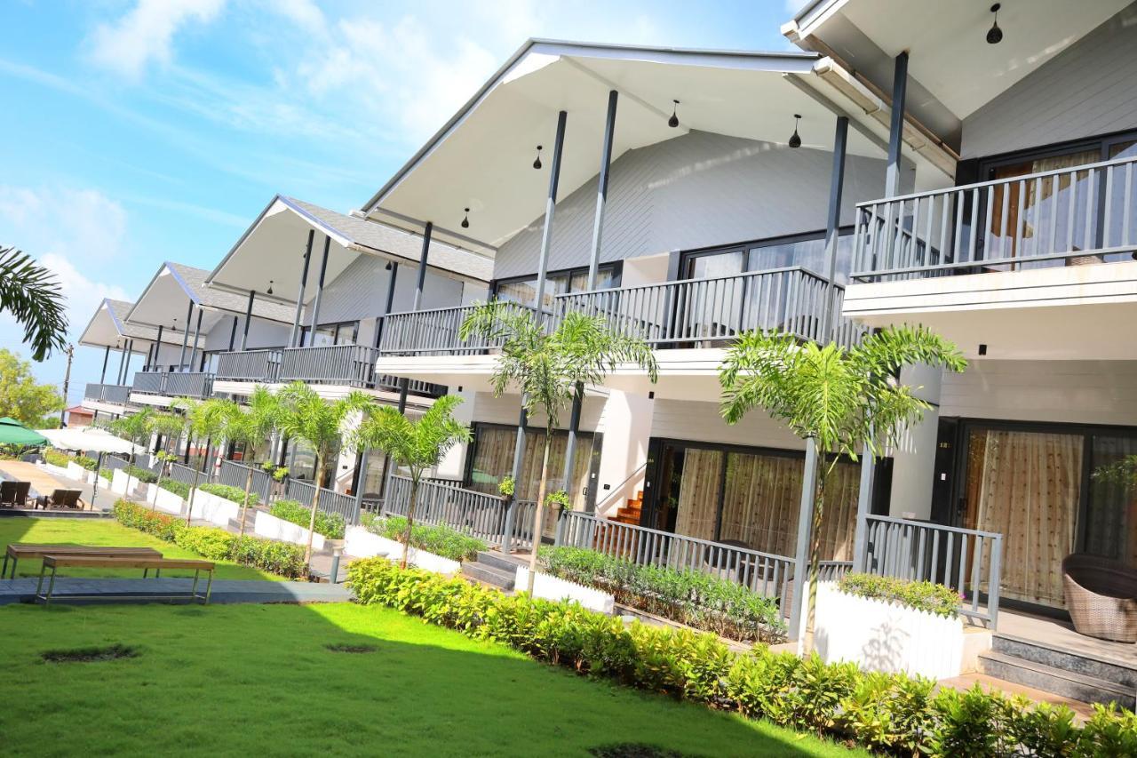 Oralia Resort Ashvem Beach Bagian luar foto