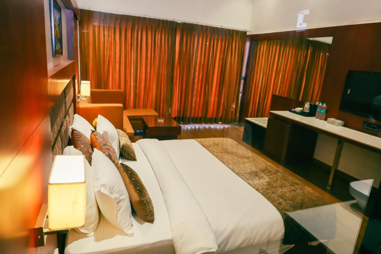 Oralia Resort Ashvem Beach Bagian luar foto
