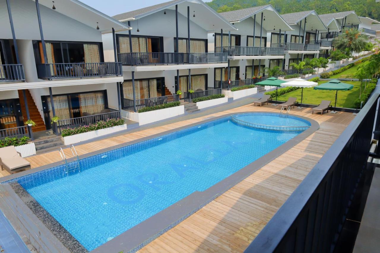 Oralia Resort Ashvem Beach Bagian luar foto