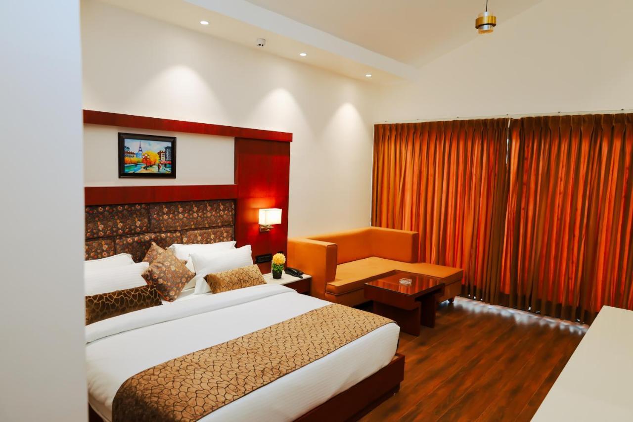 Oralia Resort Ashvem Beach Bagian luar foto