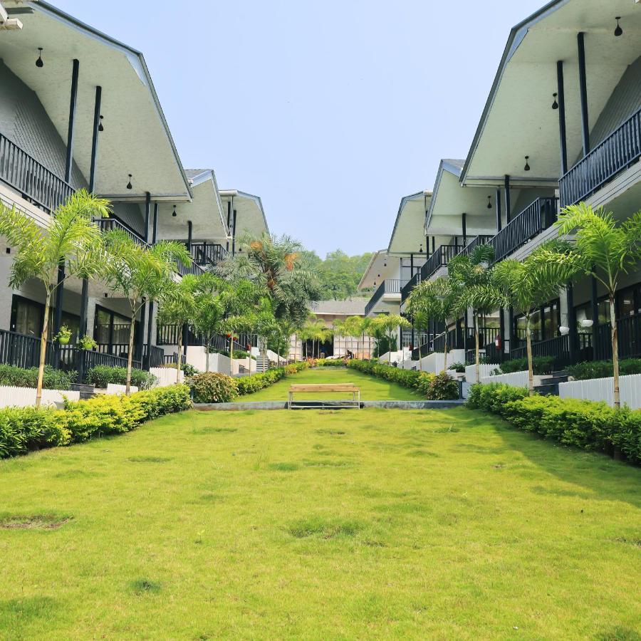 Oralia Resort Ashvem Beach Bagian luar foto